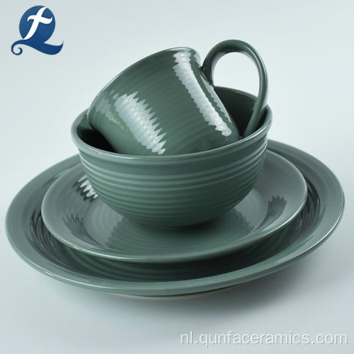 Aanpassen van kleurrijke keramische servies sets